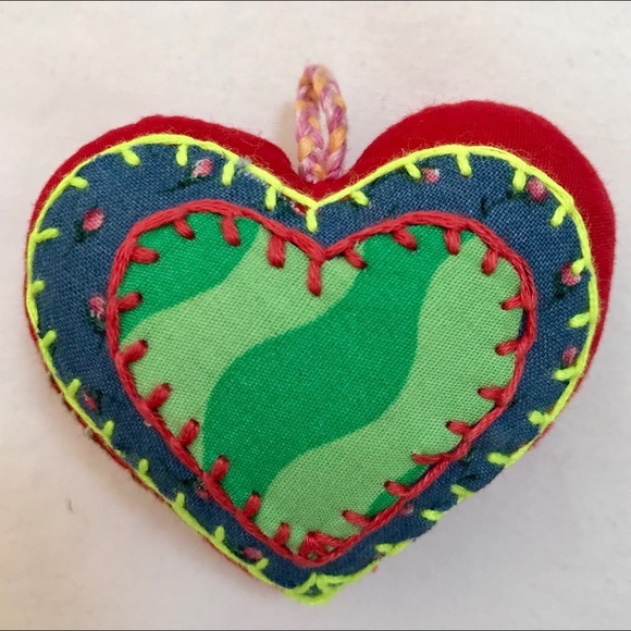 Me hand embroidered heart 💕 keychain ornament - Picture 1 of 3